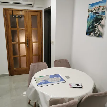 M & J 3* Korčula