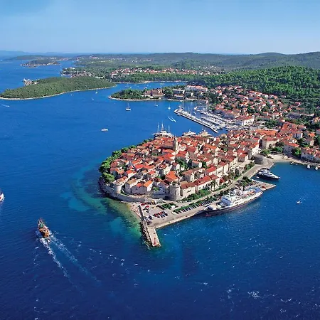 M & J 3* Korčula