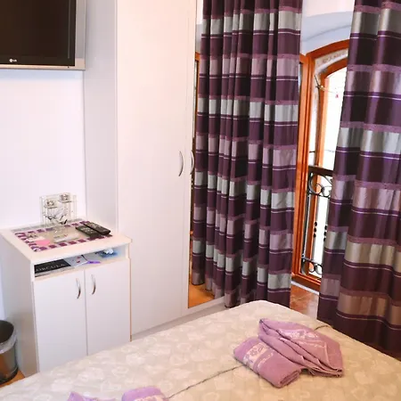 M & J 3* Корчула