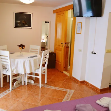 M & J Гостевой дом