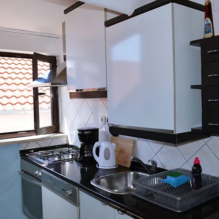 M & J Корчула