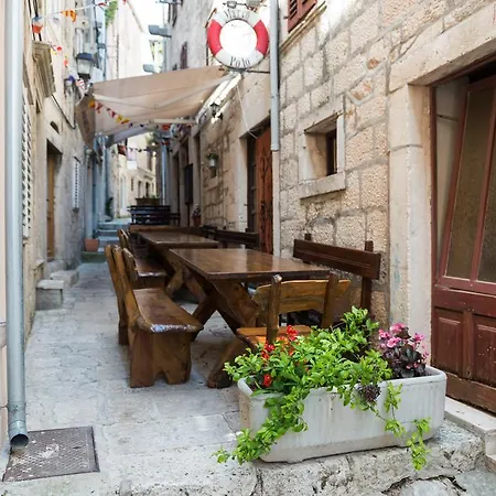 Guest house M & J Korcula Town