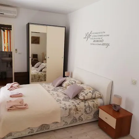 Guest house M & J